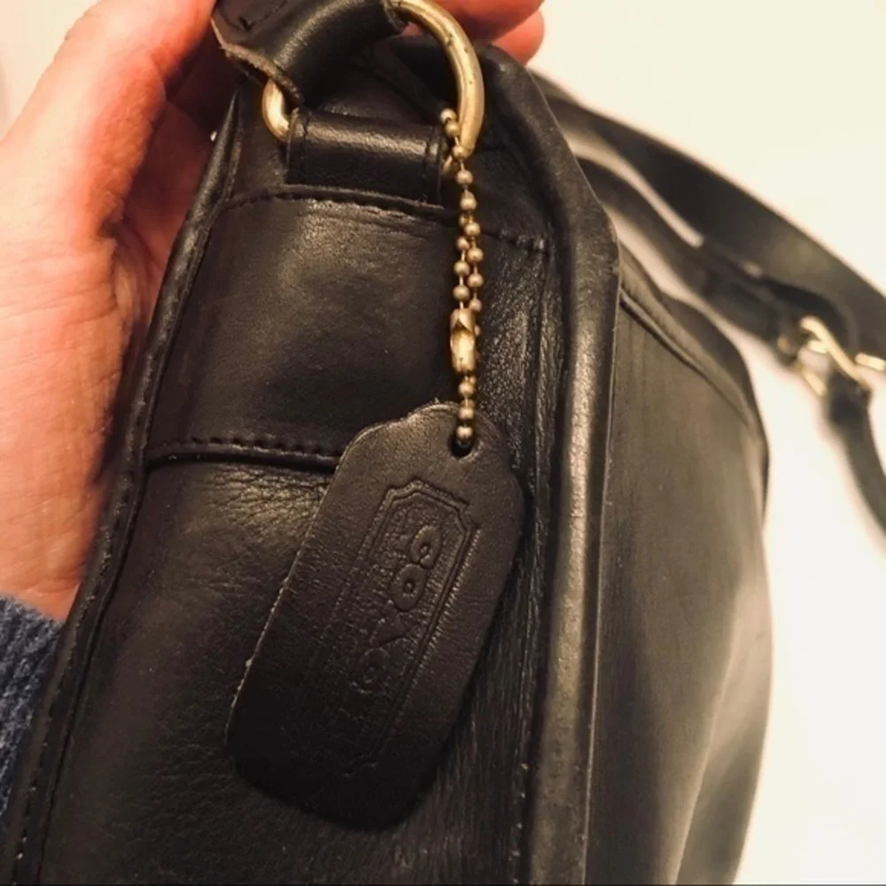 Coach vintage black leather Chelsea saddle bag